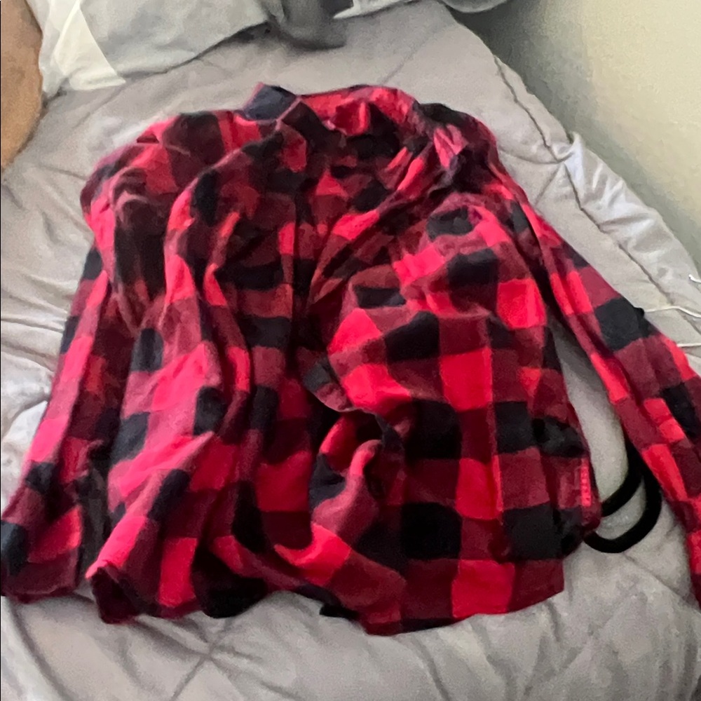 Amazon Essentials Women's Red and Black Plaid Button Down Shirt